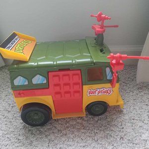ninja turtle figures and truck